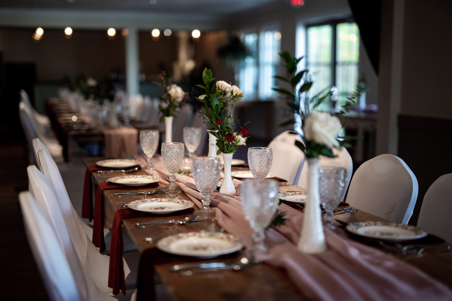 Wedding decor inside the Homestead at Prairie Berry Winery